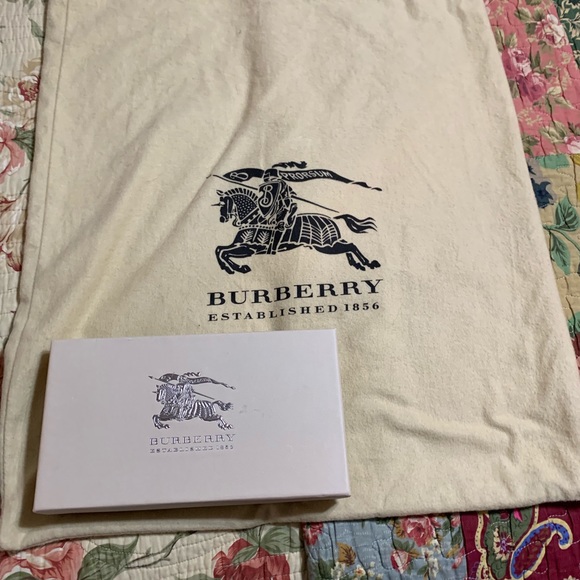 Burberry Wallet-w/Burberry Purse - Picture 1 of 8